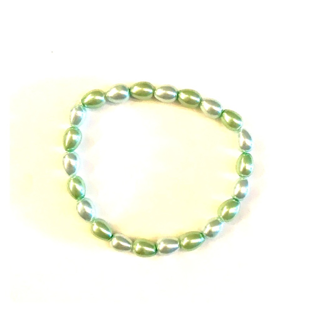 Green pear shape bead bracelet